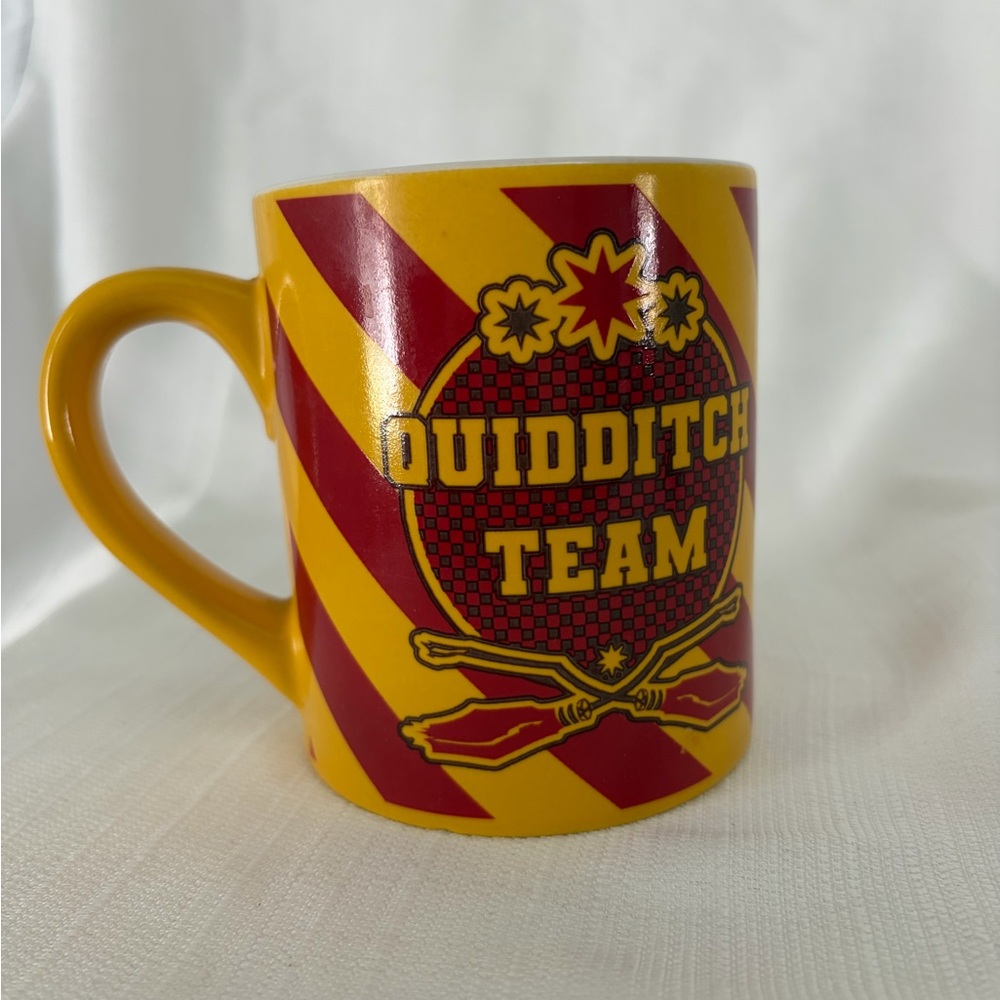 Harry Potter Gryffindor Quidditch Mug Team 14oz (F119)✨